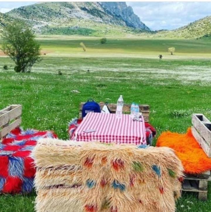 Camping Cajupi Hotel Gjirokastër Buitenkant foto